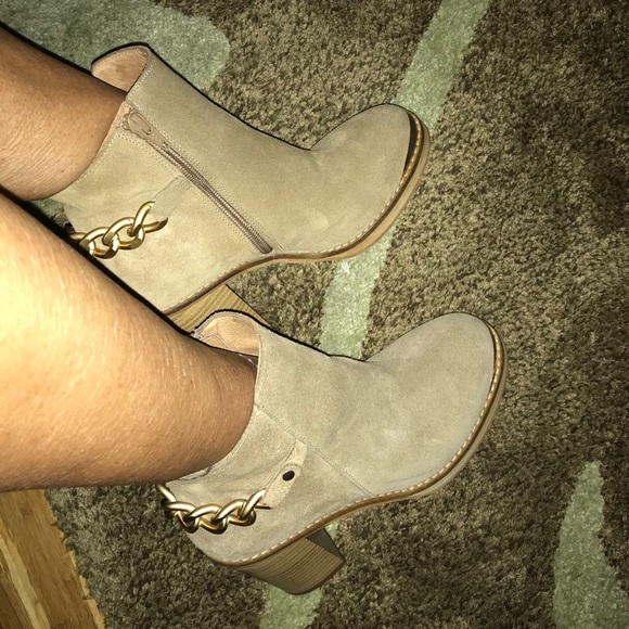 TopShop Tan Suede Booties - Picture 2 of 8